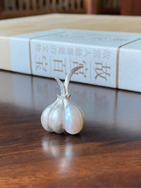 White Freshwater Baroque Pearl Garlic Brooch, Pendant（one of a kind piece in the world）