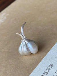 White Freshwater Baroque Pearl Garlic Brooch, Pendant（one of a kind piece in the world）