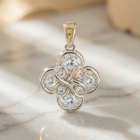 S925 Silver Interlocking Clover Necklace with Moissanite - Detail