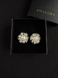 White Baroque Pearl Daisy Studs，Earrings，Brooch, Pendant