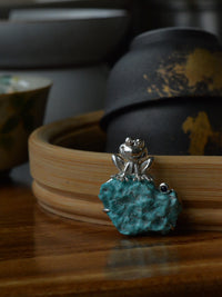 Natural Turquoise Sri Lankan Sapphire Frog Brooch, Pendant.a one-of-a-kind piece in the world