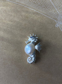 White Freshwater Baroque Pearl Sri Lanka Sapphire Sea Horse Brooch, Pendant（one of a kind piece in the world）