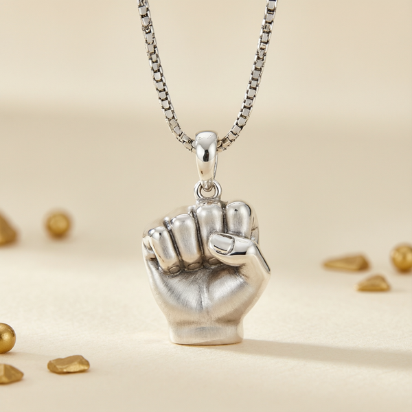Mano Figa Fist Pendant - Italian Fortune Charm
